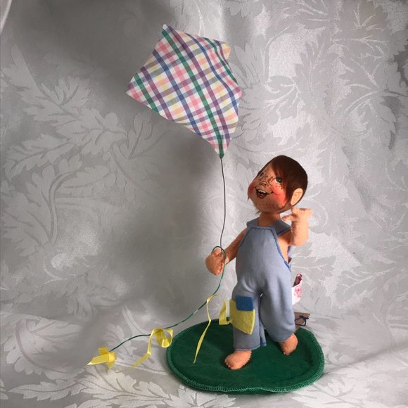 Kid with a Kite - Picture 5 of 5